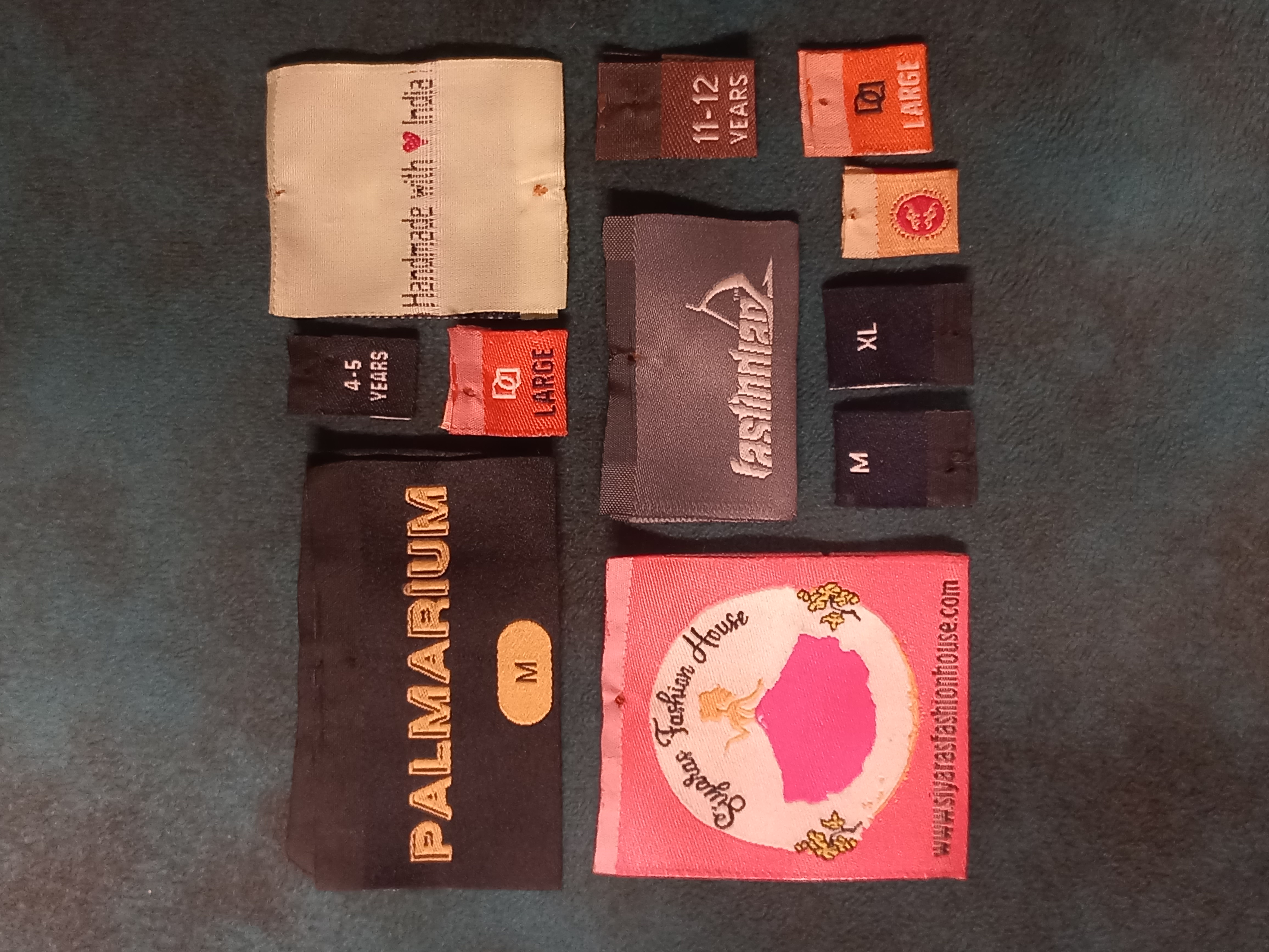 Centre Fold Woven Labels